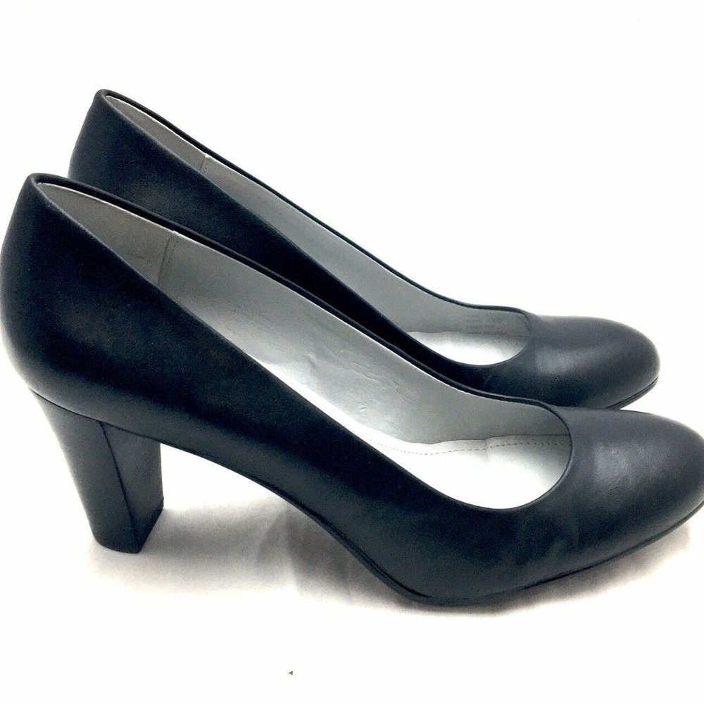 Women’s Calvin Klein Renni Shoes Classic Pumps